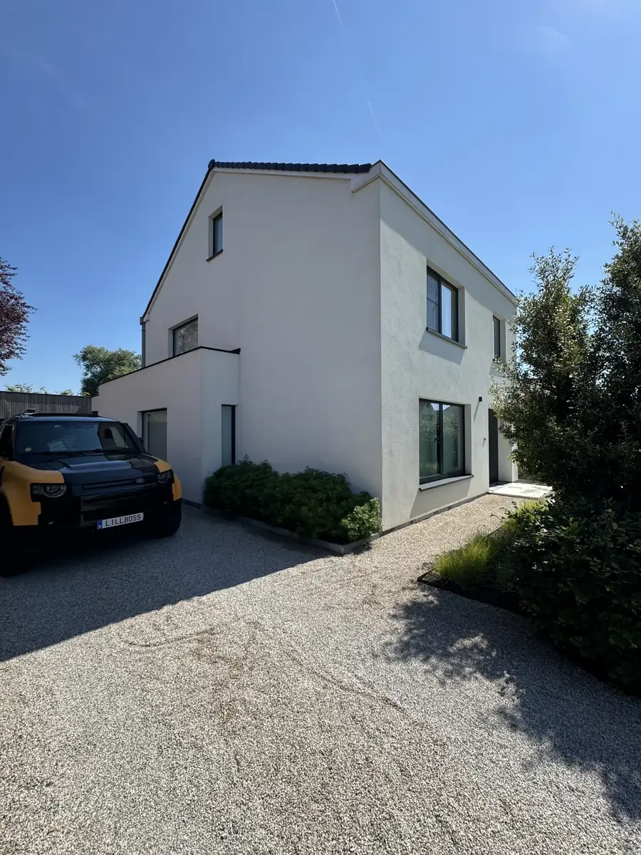 Gereinigde crepigevel van een woning